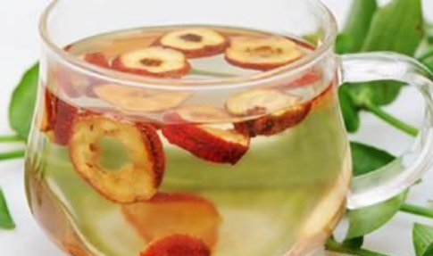 喝白酒時吃什么不容易醉 喝酒前必須吃東西 喝白酒時吃什么不容易醉 喝酒前必須吃東西