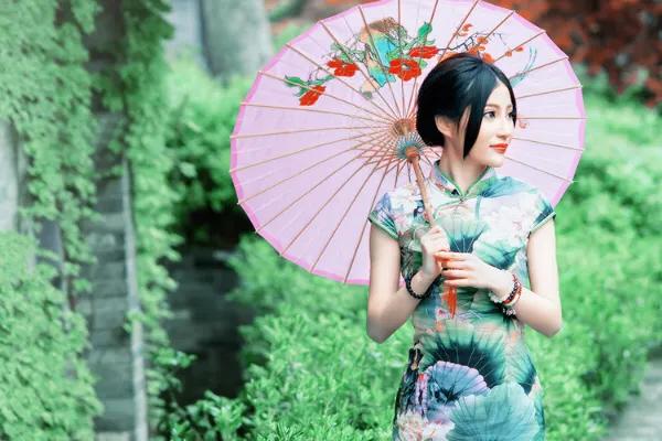 為什么旗袍很難穿得好看得體? 為什么旗袍很難穿得好看得體?