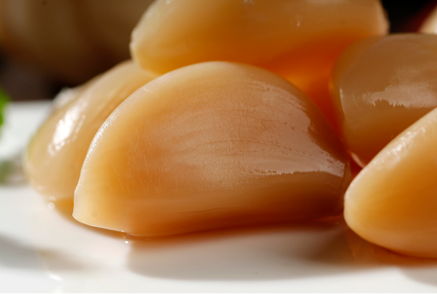 糖醋蒜頭為什么變綠 糖醋蒜頭變綠色還能吃嗎 糖醋蒜頭為什么變綠 糖醋蒜頭變綠色還能吃嗎