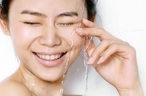 冷熱交替洗臉可以縮小毛孔嗎 冷熱交替洗臉有什么好處 冷熱交替洗臉可以縮小毛孔嗎 冷熱交替洗臉有什么好處