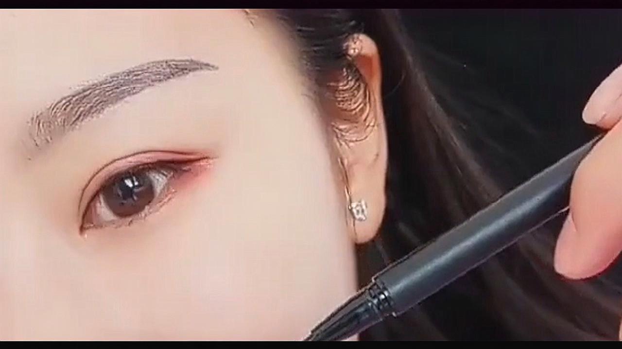 眼線怎么畫才好看 眼線和美瞳線的區(qū)別 眼線怎么畫才好看 眼線和美瞳線的區(qū)別