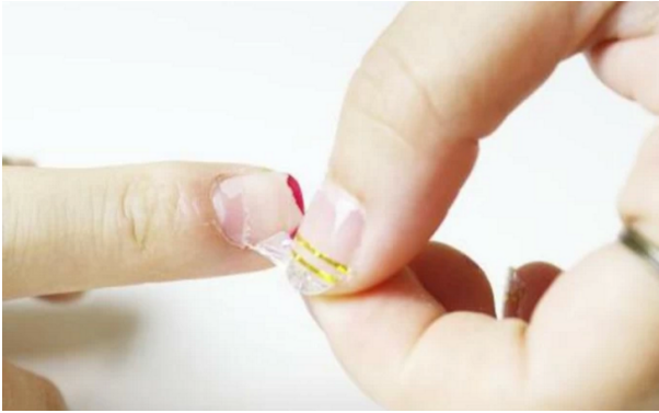 貼片甲的卸除方法 貼片甲怎么卸 貼片甲的卸除方法 貼片甲怎么卸