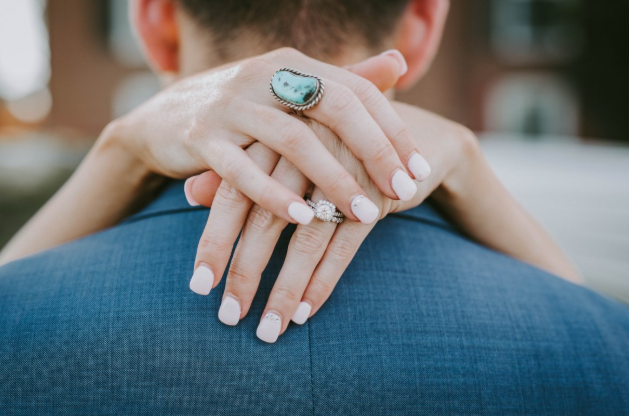 延長甲怎么卸掉 延長甲卸掉還能繼續(xù)做嗎 延長甲怎么卸掉 延長甲卸掉還能繼續(xù)做嗎