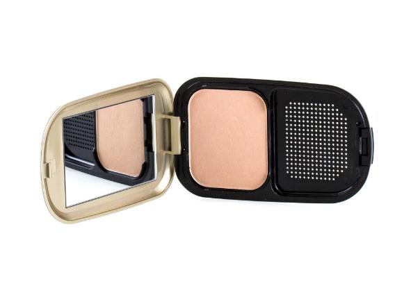 粉餅可以代替粉底液嗎 粉餅可以直接上妝嗎 粉餅可以代替粉底液嗎 粉餅可以直接上妝嗎