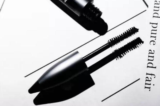 睫毛膏可以用洗面奶洗掉嗎 睫毛膏可以用來(lái)整理碎發(fā)嗎 睫毛膏可以用洗面奶洗掉嗎 睫毛膏可以用來(lái)整理碎發(fā)嗎