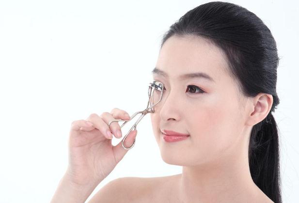 睫毛夾可以用什么代替 睫毛夾怎么夾翹 睫毛夾可以用什么代替 睫毛夾怎么夾翹