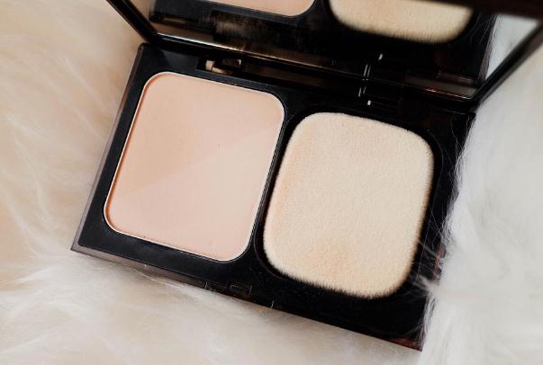 粉餅要打濕再用嗎 粉餅要用海綿還是粉撲 粉餅要打濕再用嗎 粉餅要用海綿還是粉撲