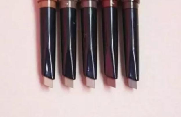 眉筆可以畫發(fā)際線嗎 眉筆可以不洗嗎 眉筆可以畫發(fā)際線嗎 眉筆可以不洗嗎