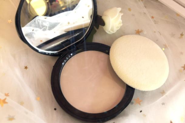 粉餅怎么用才能不卡粉 粉餅怎么選擇色號(hào) 粉餅怎么用才能不卡粉 粉餅怎么選擇色號(hào)