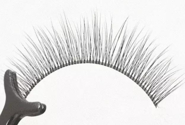 假睫毛可以二次使用嗎 假睫毛可以重復(fù)使用多少次 假睫毛可以二次使用嗎 假睫毛可以重復(fù)使用多少次