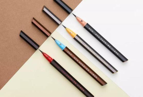 眼線筆要用卸妝水嗎 眼線筆可以用洗面奶洗嗎 眼線筆要用卸妝水嗎 眼線筆可以用洗面奶洗嗎