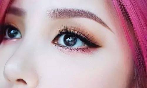 假睫毛要掉了沒有膠水怎么辦 假睫毛要怎么卸下來(lái) 假睫毛要掉了沒有膠水怎么辦 假睫毛要怎么卸下來(lái)