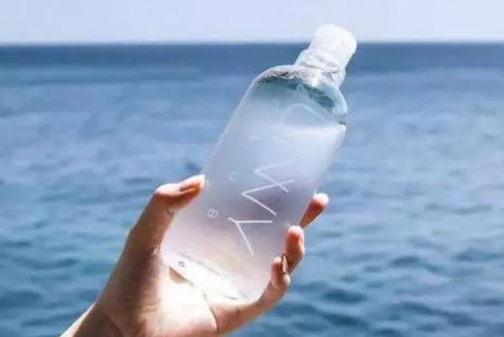 卸妝水和卸妝油哪個(gè)好 卸妝水和卸妝油的區(qū)別 卸妝水和卸妝油哪個(gè)好 卸妝水和卸妝油的區(qū)別