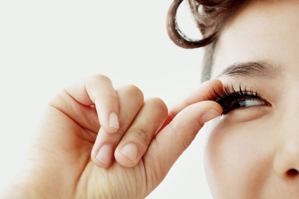 假睫毛有哪些種類(lèi) 假睫毛有什么材質(zhì) 假睫毛有哪些種類(lèi) 假睫毛有什么材質(zhì)