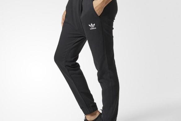 阿迪達(dá)斯褲子能用洗衣機(jī)洗嗎 阿迪達(dá)斯褲子如何選擇尺碼 阿迪達(dá)斯褲子能用洗衣機(jī)洗嗎 阿迪達(dá)斯褲子如何選擇尺碼