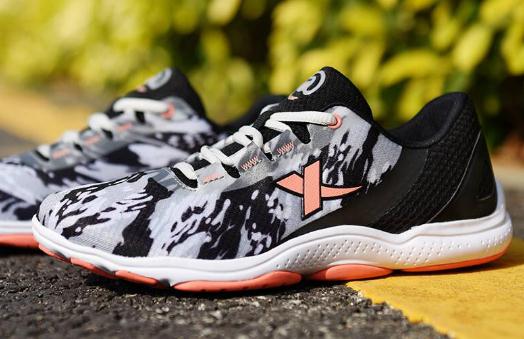 特步運動鞋要怎么洗 特步運動鞋可以水洗嗎 特步運動鞋要怎么洗 特步運動鞋可以水洗嗎