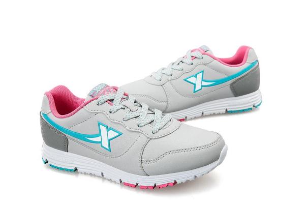 特步運動鞋要怎么洗 特步運動鞋可以水洗嗎 特步運動鞋要怎么洗 特步運動鞋可以水洗嗎