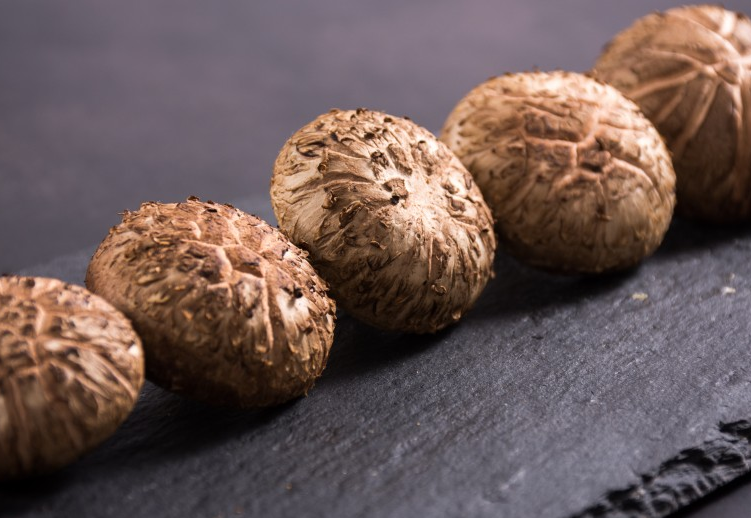 新鮮蘑菇怎么洗才干凈 新鮮蘑菇怎么清洗 新鮮蘑菇怎么洗才干凈 新鮮蘑菇怎么清洗