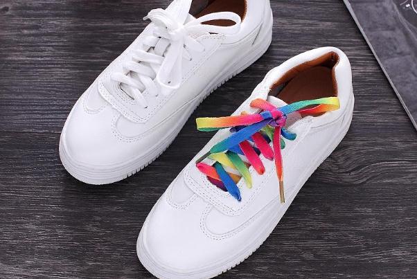 小白鞋可以用酒精濕巾擦嗎 小白鞋可以用消毒液洗嗎 小白鞋可以用酒精濕巾擦嗎 小白鞋可以用消毒液洗嗎