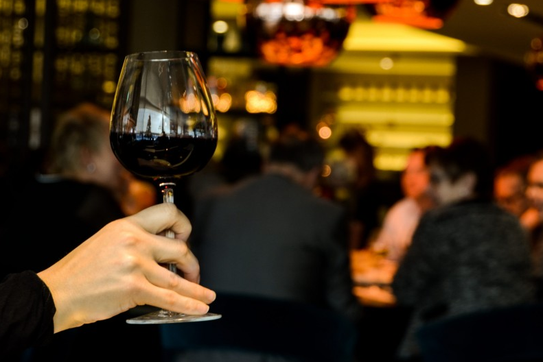 睡前喝紅酒對女人有什么好處?睡前喝紅酒多少毫升合適 睡前喝紅酒對女人有什么好處?睡前喝紅酒多少毫升合適