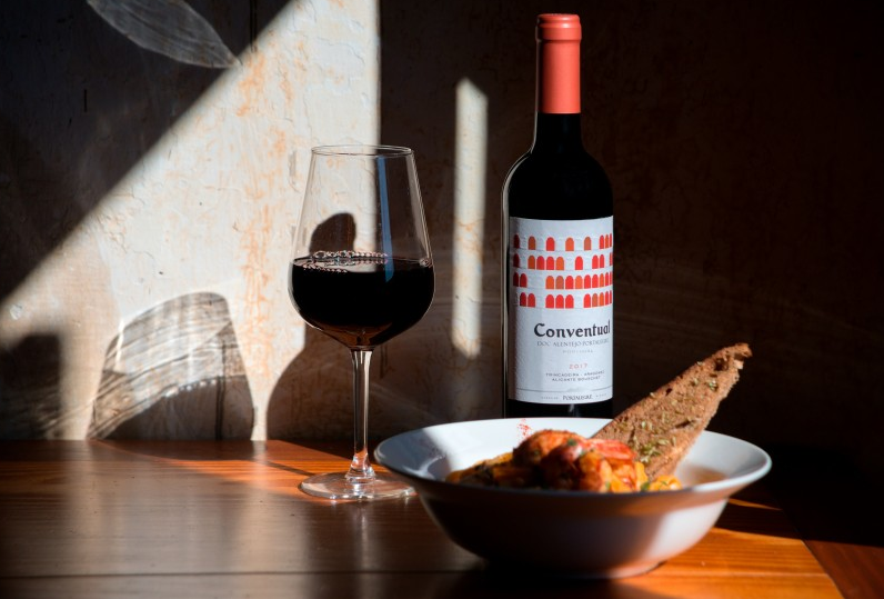 洋蔥泡紅酒的功效與作用 洋蔥泡紅酒的副作用 洋蔥泡紅酒的功效與作用 洋蔥泡紅酒的副作用