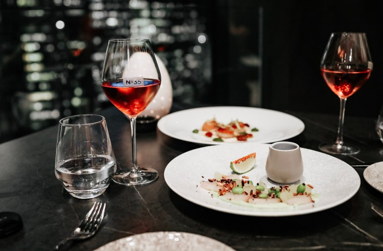 紅酒不醒酒直接喝會怎樣 紅酒都需要醒酒嗎 紅酒不醒酒直接喝會怎樣 紅酒都需要醒酒嗎