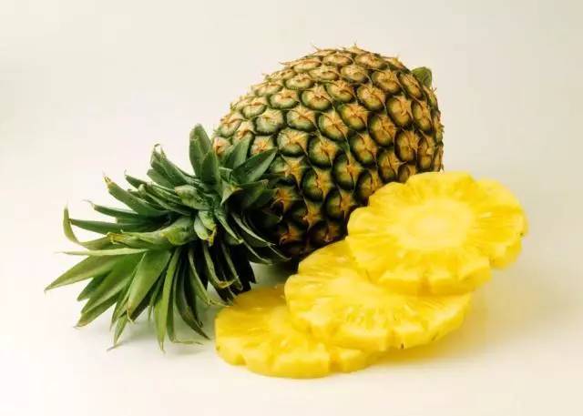 菠蘿用鹽水泡是什么原理 菠蘿用鹽水泡還是小蘇打 菠蘿用鹽水泡是什么原理 菠蘿用鹽水泡還是小蘇打
