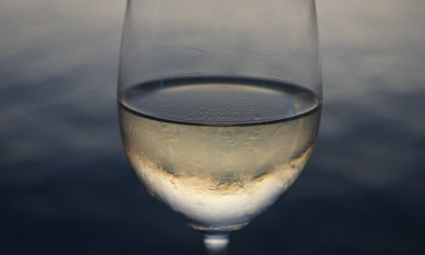 干白葡萄酒保質(zhì)期多久 干白葡萄酒過(guò)了保質(zhì)期還能喝嗎 干白葡萄酒保質(zhì)期多久 干白葡萄酒過(guò)了保質(zhì)期還能喝嗎