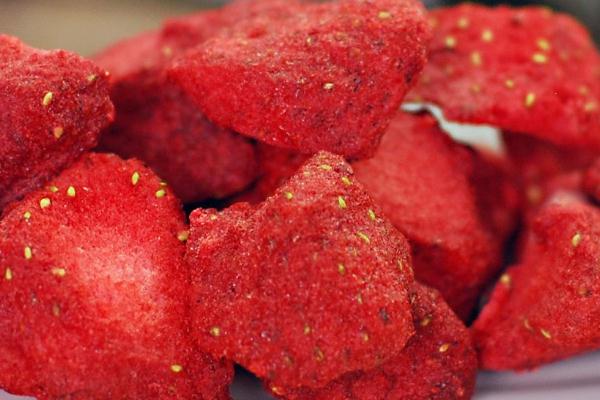 吃凍干草莓的好處 吃凍干草莓有營養(yǎng)嗎? 吃凍干草莓的好處 吃凍干草莓有營養(yǎng)嗎?