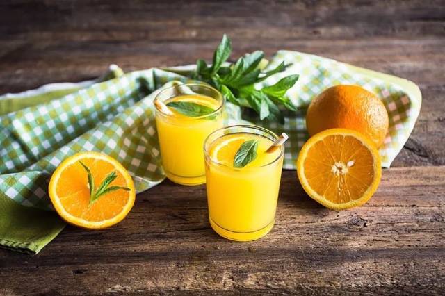 橙子皮可以泡腳嗎 橙子皮泡腳的功效與作用 橙子皮可以泡腳嗎 橙子皮泡腳的功效與作用