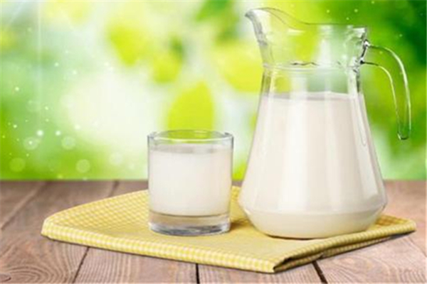 牛奶可以補(bǔ)鈣嗎 牛奶睡前喝好還是早上喝好 牛奶可以補(bǔ)鈣嗎 牛奶睡前喝好還是早上喝好