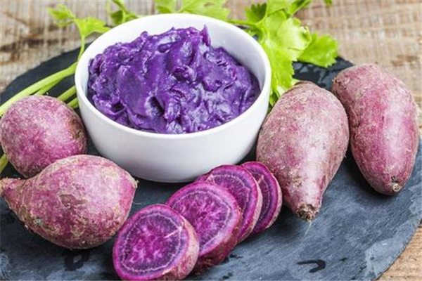 紫薯和紅薯的區(qū)別 紫薯早餐搭配有什么營養(yǎng) 紫薯和紅薯的區(qū)別 紫薯早餐搭配有什么營養(yǎng)