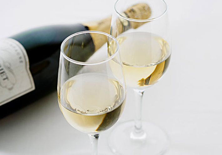 半干白葡萄酒怎么喝 半干白葡萄酒配什么喝 半干白葡萄酒怎么喝 半干白葡萄酒配什么喝