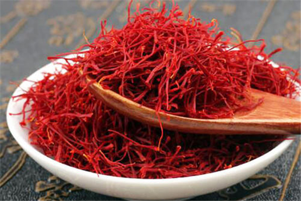 藏紅花男人可以喝嗎 藏紅花泡水多久 藏紅花男人可以喝嗎 藏紅花泡水多久