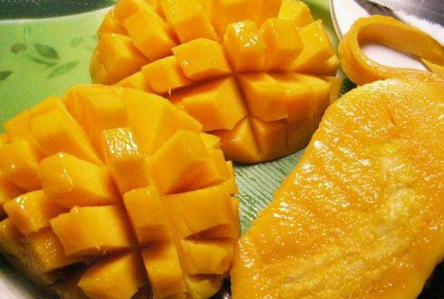 芒果可以和小龍蝦一起吃嗎 芒果不可以和什么東西一起吃 芒果可以和小龍蝦一起吃嗎 芒果不可以和什么東西一起吃