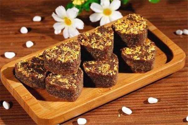 紅糖硬了如何立刻變軟 紅糖變硬了還能喝嗎 紅糖硬了如何立刻變軟 紅糖變硬了還能喝嗎