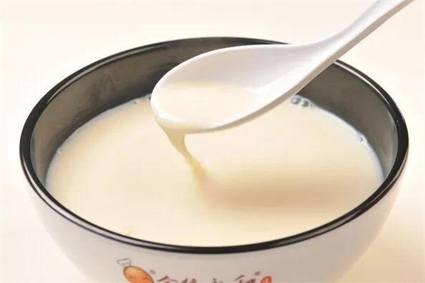 豆?jié){含糖量高嗎 豆?jié){血糖高的人能喝嗎 豆?jié){含糖量高嗎 豆?jié){血糖高的人能喝嗎