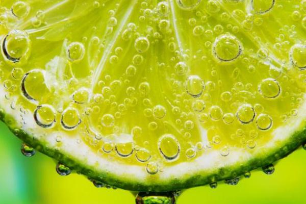 檸檬要怎么吃才能美白 檸檬要怎么吃才能減肥 檸檬要怎么吃才能美白 檸檬要怎么吃才能減肥