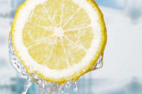 檸檬要怎么吃才能美白 檸檬要怎么吃才能減肥 檸檬要怎么吃才能美白 檸檬要怎么吃才能減肥