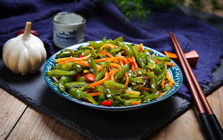 裙帶菜和海菜是一樣的東西嗎 裙帶菜和海菜的區(qū)別 裙帶菜和海菜是一樣的東西嗎 裙帶菜和海菜的區(qū)別