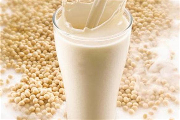 豆?jié){能加蜂蜜嗎 豆?jié){與什么搭配最好 豆?jié){能加蜂蜜嗎 豆?jié){與什么搭配最好