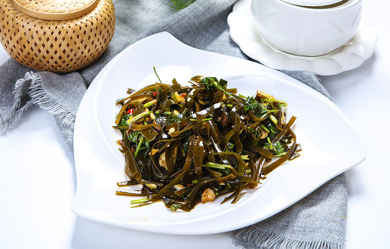 每天吃裙帶菜的好處 每天吃裙帶菜有什么危害 每天吃裙帶菜的好處 每天吃裙帶菜有什么危害