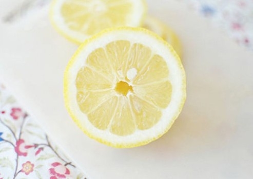 檸檬能解酒嗎 檸檬解酒的吃法 檸檬能解酒嗎 檸檬解酒的吃法