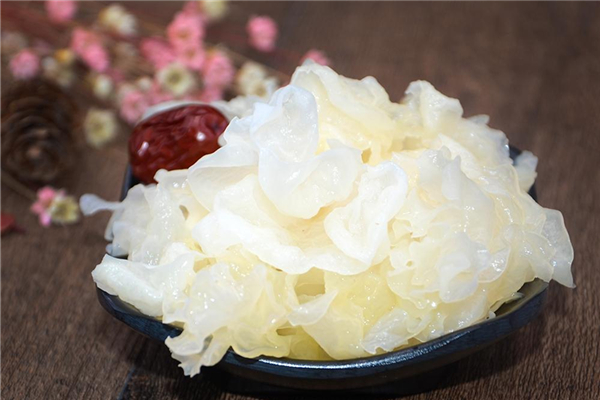 銀耳泡多久好 銀耳泡久了會(huì)有毒嗎 銀耳泡多久好 銀耳泡久了會(huì)有毒嗎