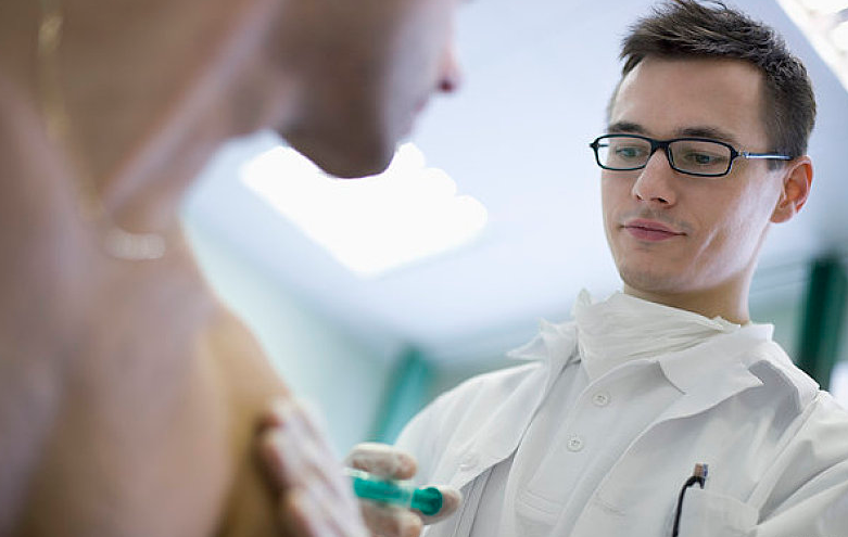 打了新冠疫苗可以吃感冒藥嗎 打了新冠疫苗之后需要注意什么 打了新冠疫苗可以吃感冒藥嗎 打了新冠疫苗之后需要注意什么