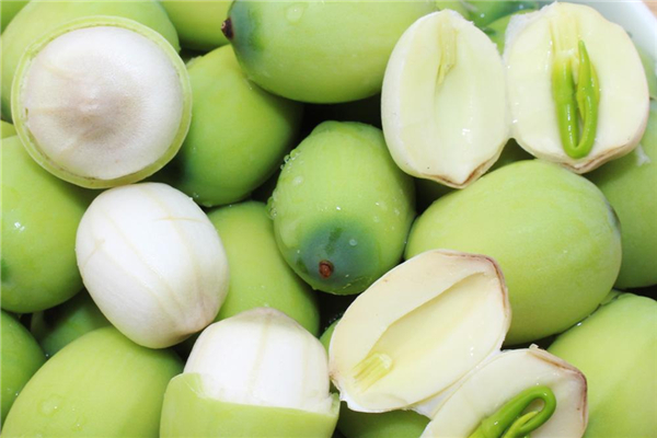 蓮子新鮮的好還是干的好 蓮子怎么變成干蓮子 蓮子新鮮的好還是干的好 蓮子怎么變成干蓮子