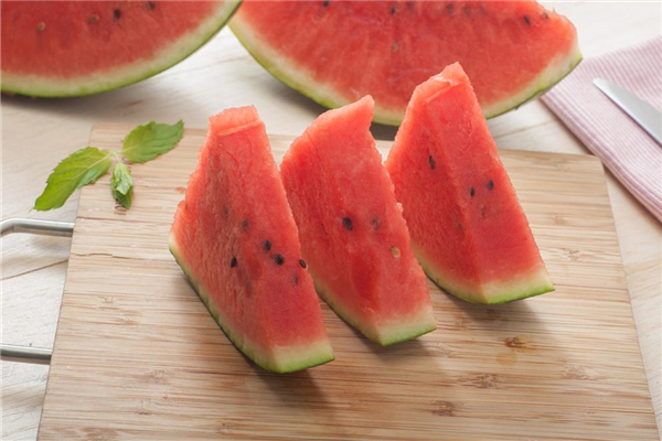 西瓜孕婦可以吃嗎 西瓜孕婦吃了好嗎 西瓜孕婦可以吃嗎 西瓜孕婦吃了好嗎