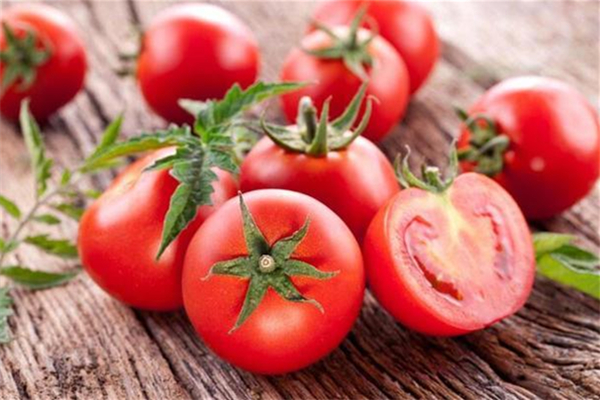 西紅柿防曬嗎 西紅柿防曬生吃還是熟吃 西紅柿防曬嗎 西紅柿防曬生吃還是熟吃