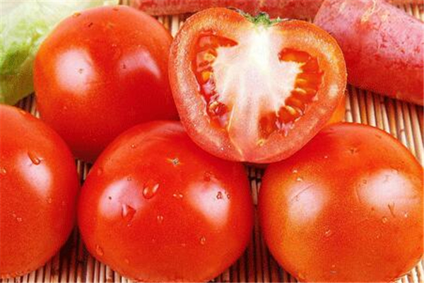 西紅柿有黑斑是什么原因 西紅柿有黑斑能吃嗎 西紅柿有黑斑是什么原因 西紅柿有黑斑能吃嗎
