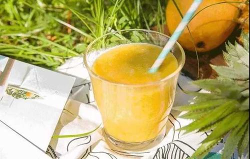 喝香蕉汁有什么功效 哪些人不宜喝香蕉汁 喝香蕉汁有什么功效 哪些人不宜喝香蕉汁